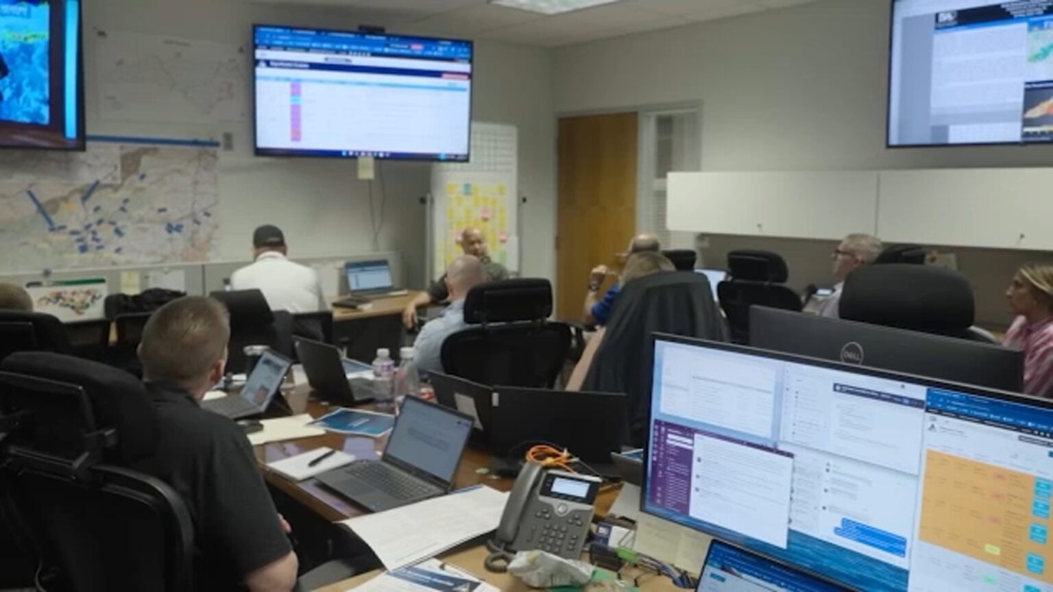 AI Hurricane forecasts: Artificial Intelligence speed and human insight make solid team for more accurate predictions AI Hurricane forecasts: Artificial Intelligence speed and human insight make solid team for more accurate predictions