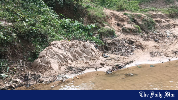 Illegal silica sand extraction raises environmental concern Illegal silica sand extraction raises environmental concern