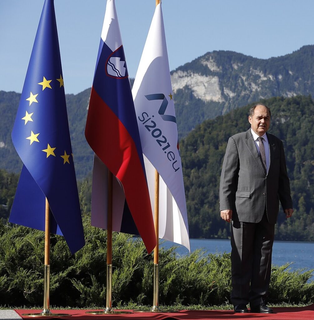 Warning of Bosnian State Collapse—From Its Ruling UN Official ━ The European Conservative Warning of Bosnian State Collapse—From Its Ruling UN Official ━ The European Conservative