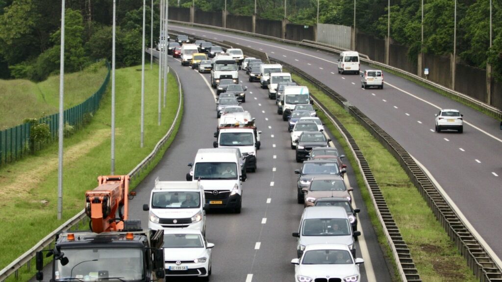 Congestion at the border: Traffic towards Luxembourg surges on the A31