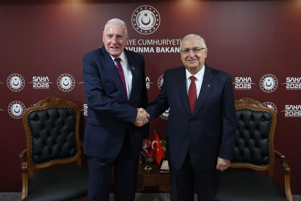 Türkiye's national defence minister meets UK House of Lords minister at SAHA 2026