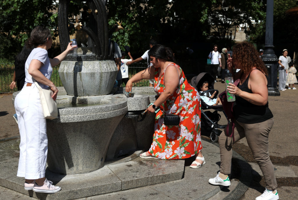 Parts of Europe swelter in record May heat as deaths at amateur sports events spur warnings Heatwave in London