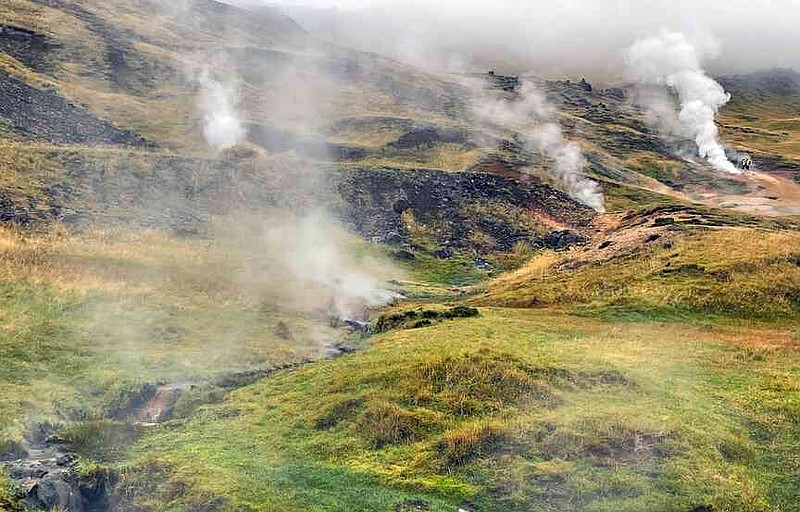 Head to Reykjadalur -