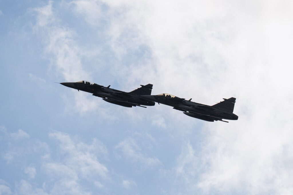 Gripen fighter jets: Ukraine secure deal for 20 new jets partly built in UK after deal with Sweden Gripen fighter jets: Ukraine secure deal for 20 new jets partly built in UK after deal with Sweden