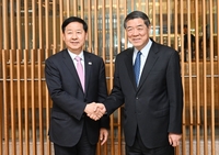 Finance Minister, Chinese Vice Premier Discuss Economic Cooperation, Middle East Situation