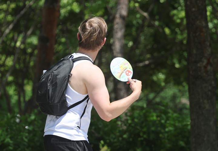 Clear Skies, Early Summer Heat Expected through Weekend