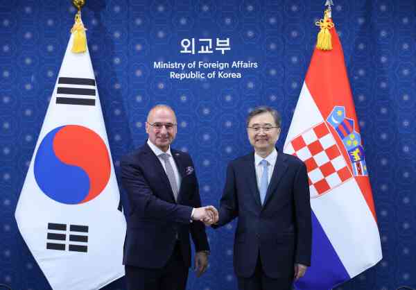 S. Korea, Croatian Foreign Ministers Discuss Cooperation in Defense, Energy