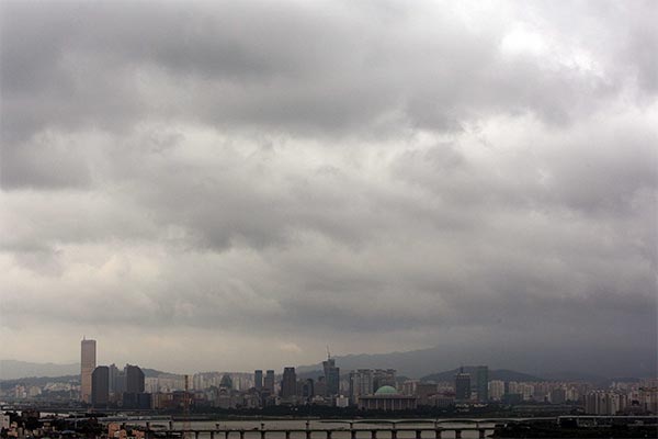 Heavy Rain Expected Tuesday on Jeju, Southern Coast