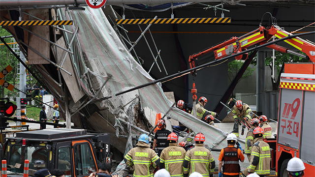 Labor Ministry Launches Emergency Response Teams after Overpass Collapse