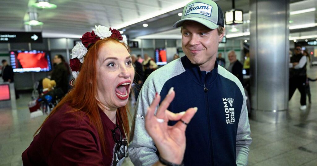 What is this woman shouting? :D What is this woman shouting? :D