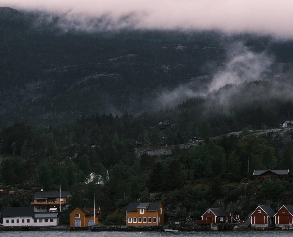 Mostraumen Fjord