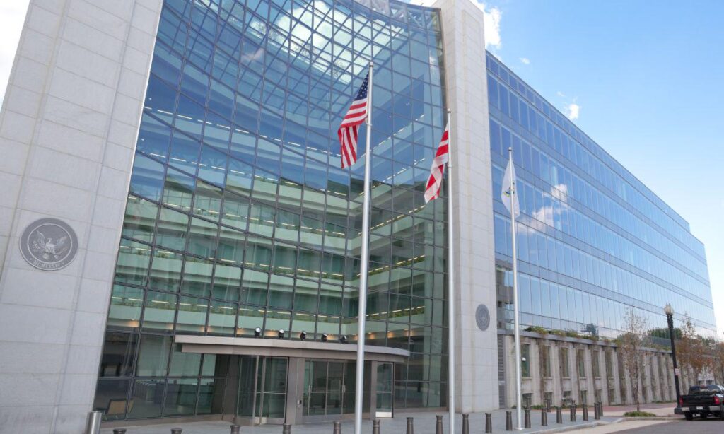 SEC Pauses Tokenized Asset-Linked Stocks Plan