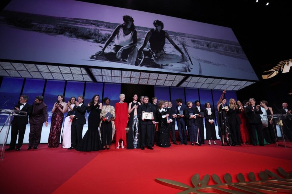 Romania’s Mungiu wins top prize at glitzy Cannes finale Winners pose on stage with their awards at the end of the closing ceremony of the 79th edition of the Cannes Film Festival in Cannes, southern France, on May 23, 2026. --AFP photos