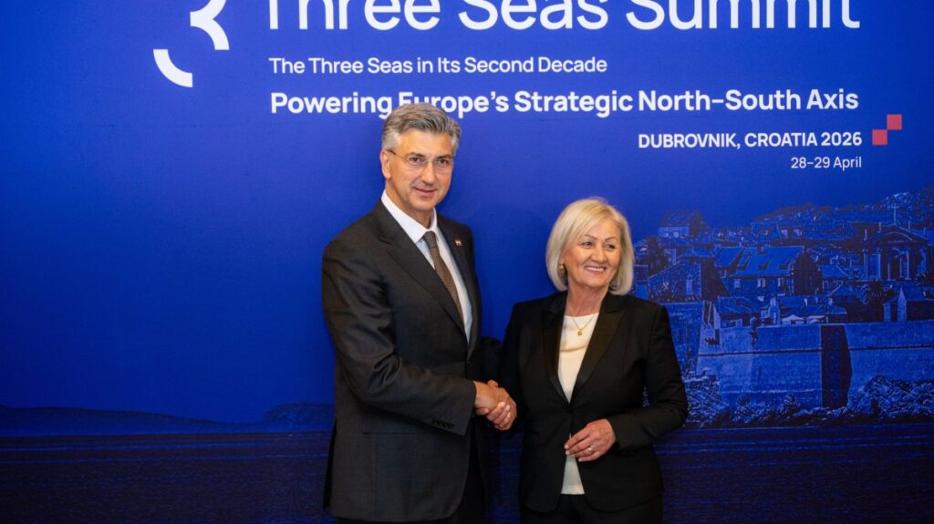 Croatia, Bosnia sign gas pipeline deal to cut reliance on Russian energy Croatia, Bosnia sign gas pipeline deal to cut reliance on Russian energy