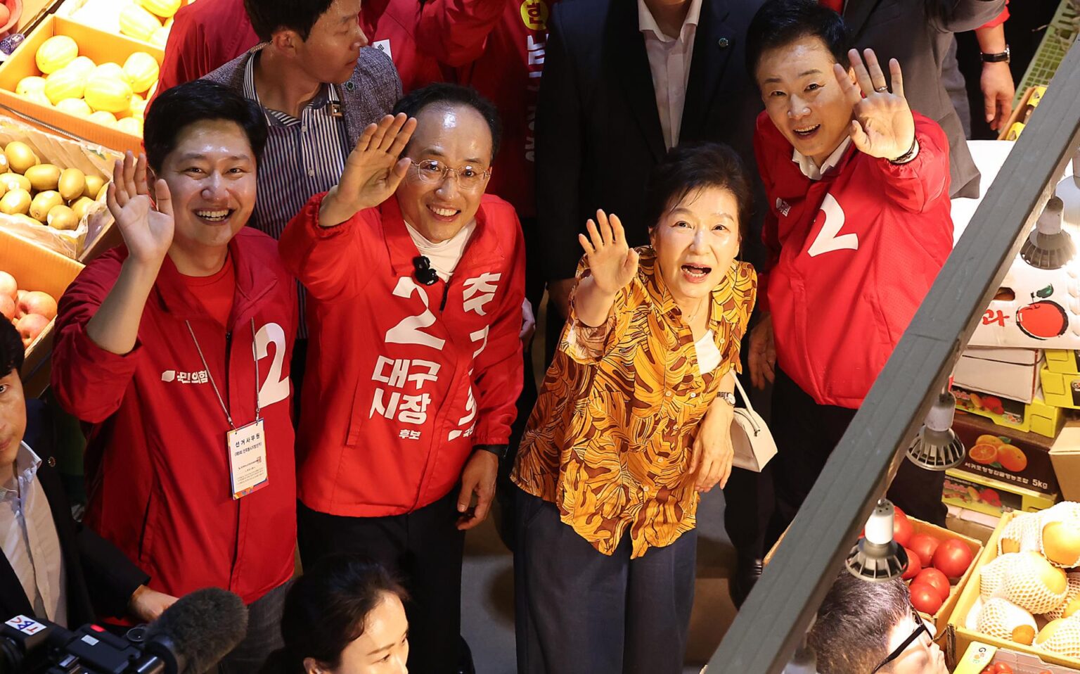 Daegu race tightens as conservatives rally behind Choo