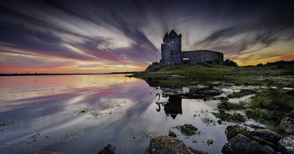 Ireland’s Atlantic coastal clans were not isolated, purely Gaelic societies in the Middle Ages Ireland's Atlantic coastal clans were not isolated, purely Gaelic societies in the Middle Ages