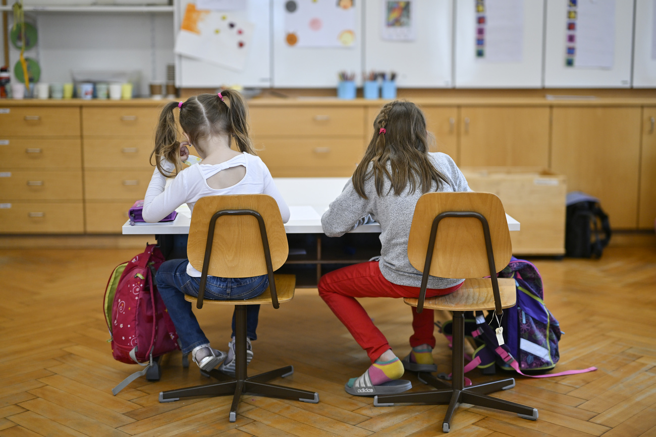 The Swiss school system is popular with the population.