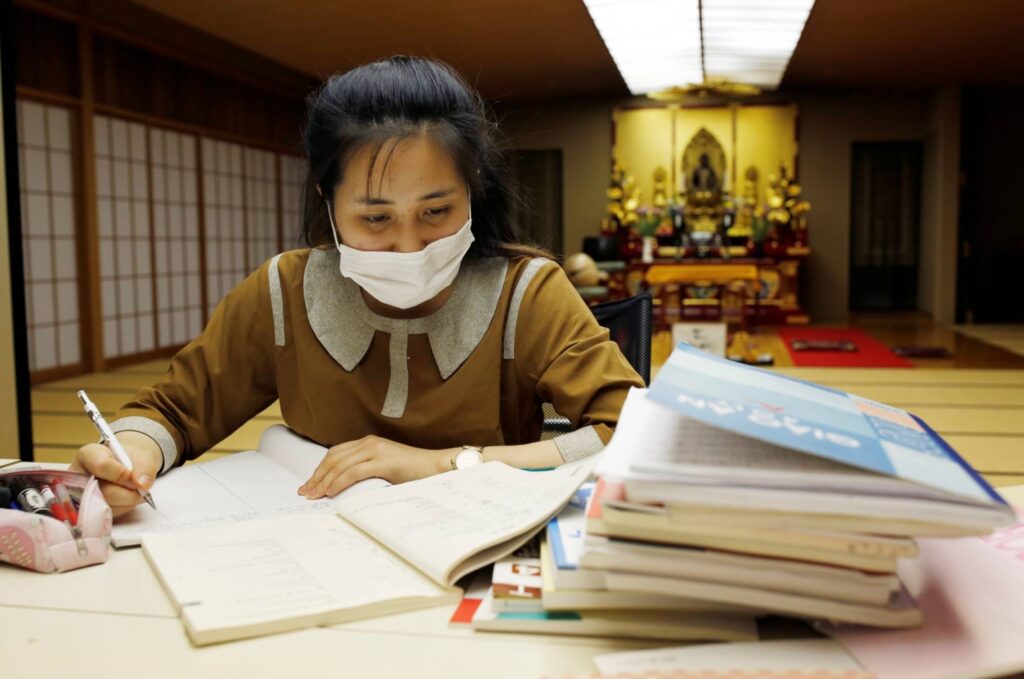Beyond the native speaker myth: Who ‘owns’ the Japanese language? Beyond the native speaker myth: Who ‘owns’ the Japanese language?