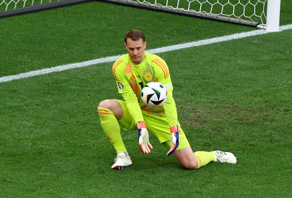Manuel Neuer comes out of international retirement to join Germany for World Cup