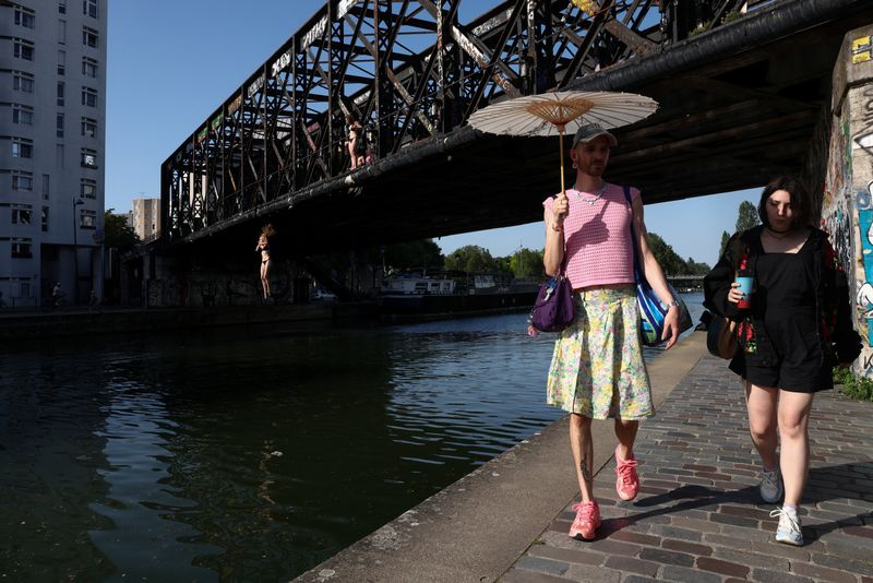Seven die in France from causes relating to heat wave Seven die in France from causes relating to heat wave