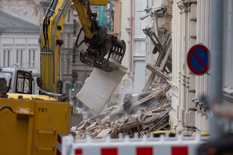 Body recovered after building collapse in eastern Germany Body recovered after building collapse in eastern Germany