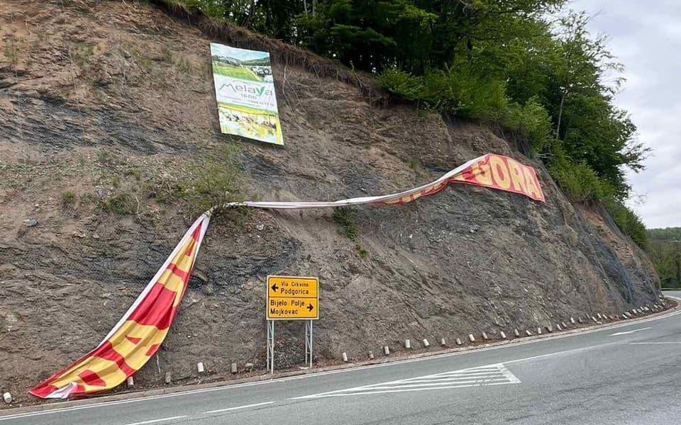 A member of the Democrats tried to remove the banner "That Montenegro is eternal" in Kolašin