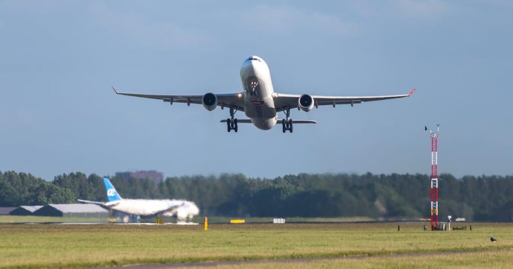 Pork sausages served on flight deporting 24 men from Ireland to Pakistan