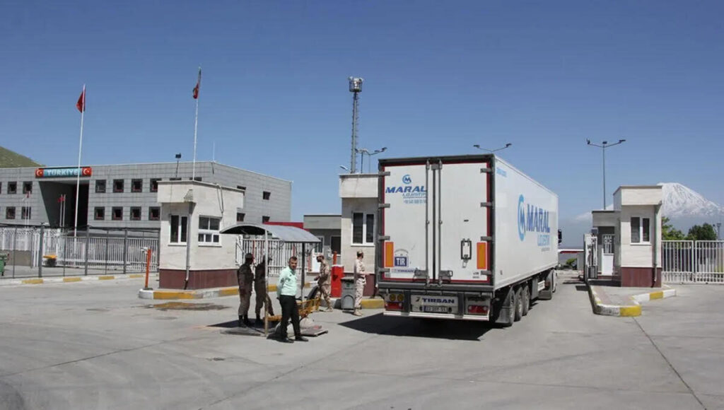 Truck traffic at Iran-Turkey customs borders to be facilitated Truck traffic at Iran-Turkey customs borders to be facilitated