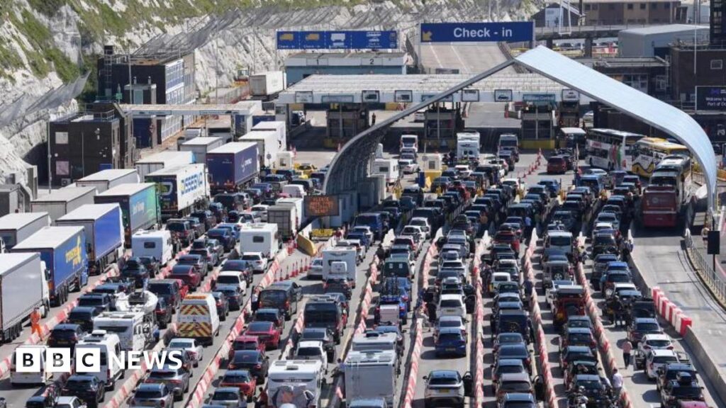 Dover bank holiday queues: France suspends extra EU border checks – follow live Dover bank holiday queues: France suspends extra EU border checks - follow live