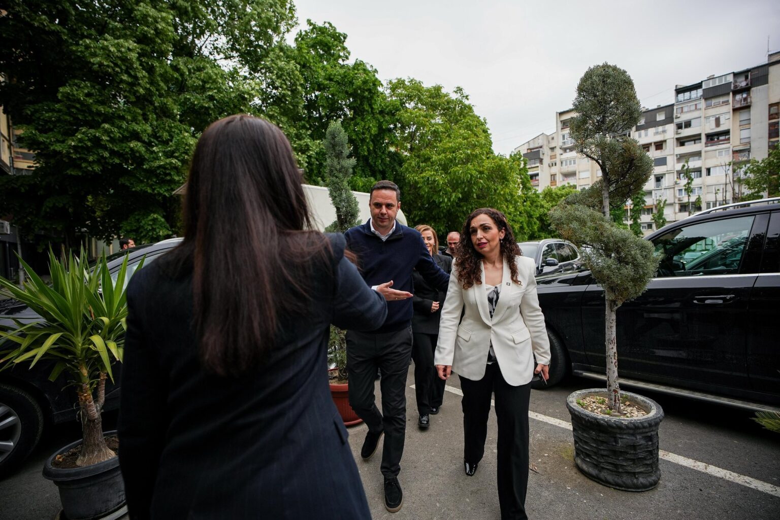 Abdixhiku and Osmani meet with teachers: Kosovo needs to make education a true national priority
