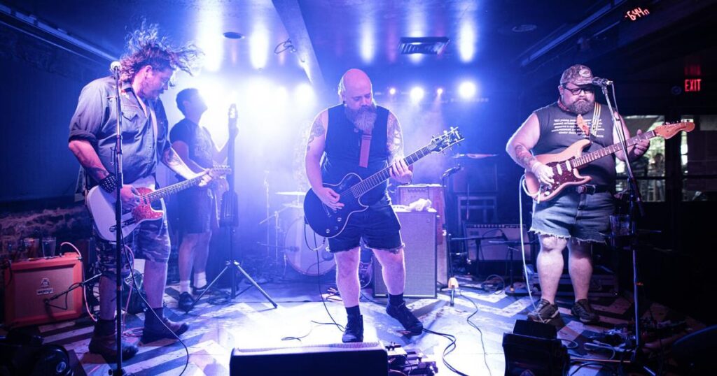 Musicians say economy, regulations lead to venue closures | Arts And Entertainment