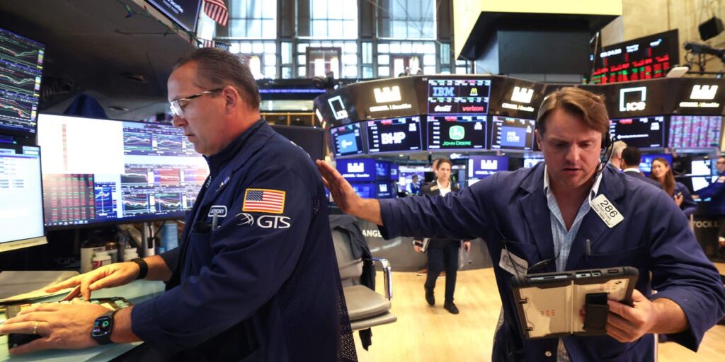 Charles Schwab Macro Chief Says the US Is in a 'Vibepression'