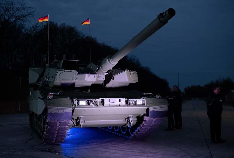 FILE PHOTO - A Leopard 2A8 tank can be seen during a test run on the tank test track of the defence contractor KNDS (is associated with: «Germany to buy 40% stake in defence group KNDS») Sven Hoppe/dpa
