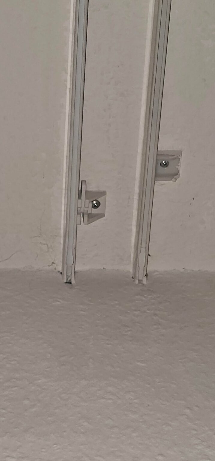 Which type of glider goes for this curtain rail ?
