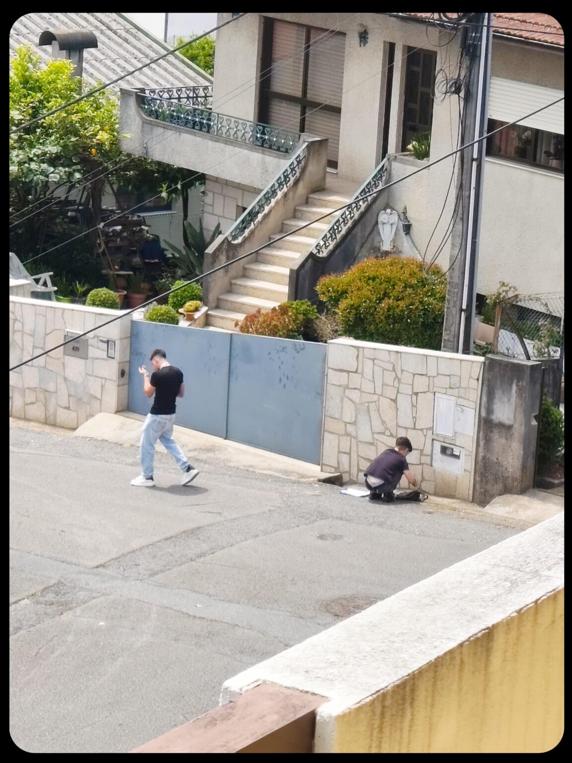 Chavalos watching the electricity meters Chavalos watching the electricity meters