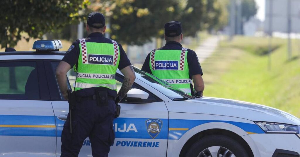 THE HORROR OF THE END OF SAMOBORA A young man (24) was stabbed because of a car chase? They found him seriously wounded
