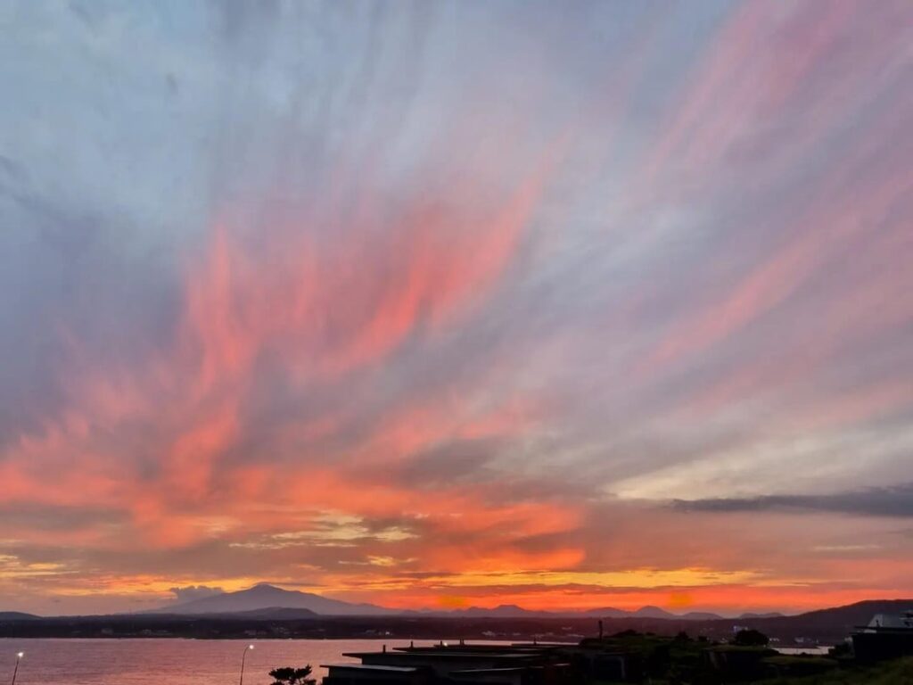I just realized that Jeju Island has such a beautiful sky