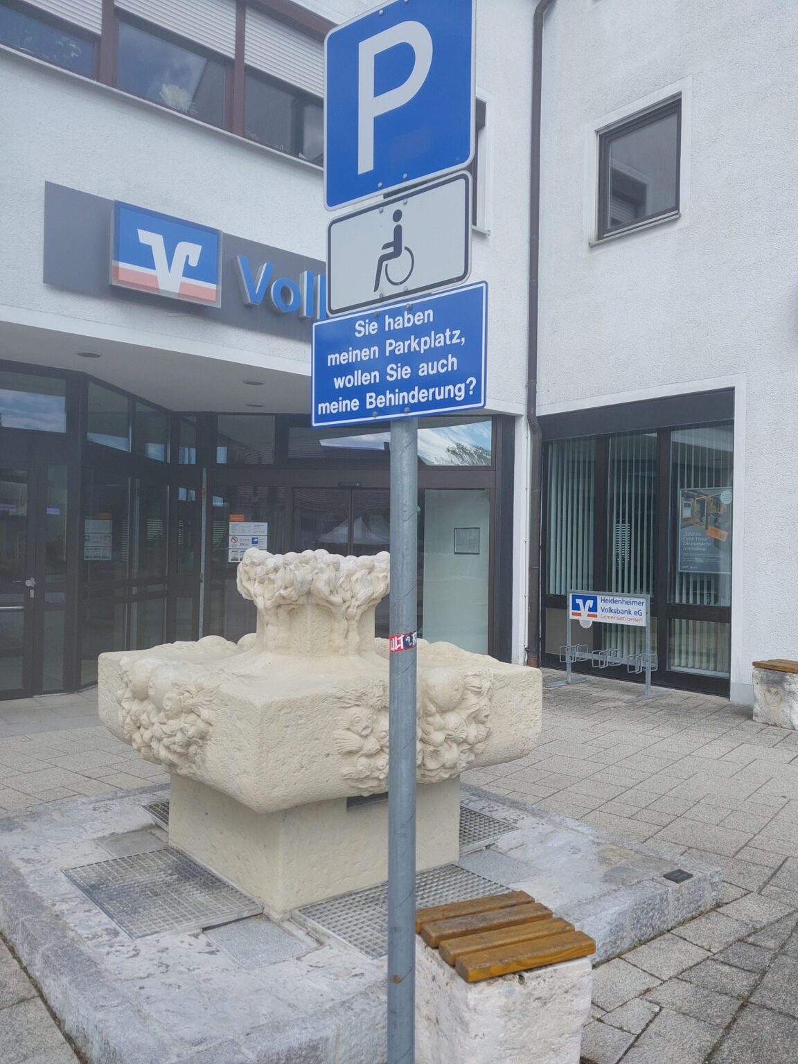 Outside a Volksbank, Is this common?
