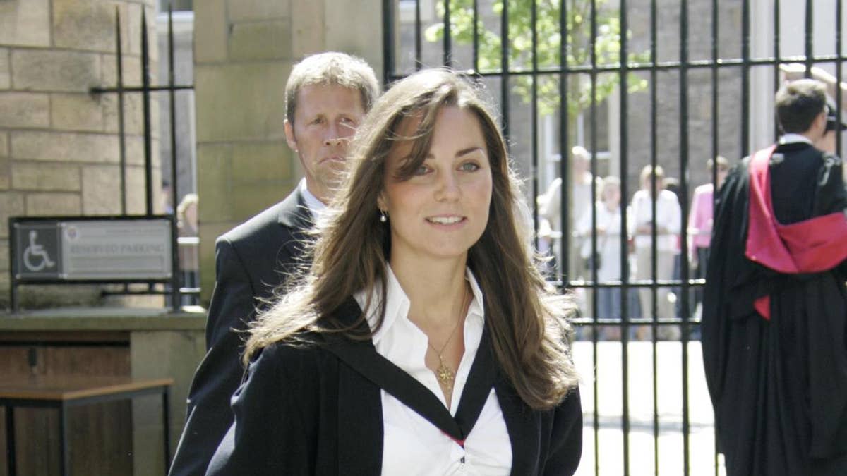 ST ANDREWS, SCOTLAND - JUNE 23: (NO UK SALES FOR 28 DAY) Prince William's girlfriend, Kate Middleton, arrives for his graduation ceremony at the University Of St Andrews on June 15, 2005 in St Andrew's, Scotland. The Prince receives his 2:1 Master Of Arts (Honours) Degree in Geography at Scotland's oldest university, marking the end of his university education. (Photo by Daily Mail/Pool/Anwar Hussein Collection/Getty Images)Daily Mail/Pool/Anwar Hussein Collection/Getty Images