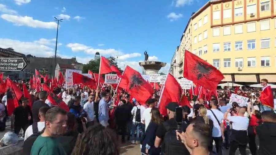 Albanian students from RMV and the region arrive, protest begins in Skopje Albanian students from RMV and the region arrive, protest begins in Skopje