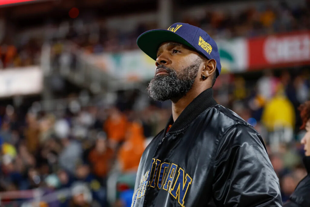 Charles Woodson Jr. follows in dad’s footsteps, commits to Michigan Charles Woodson Jr. follows in dad's footsteps, commits to Michigan
