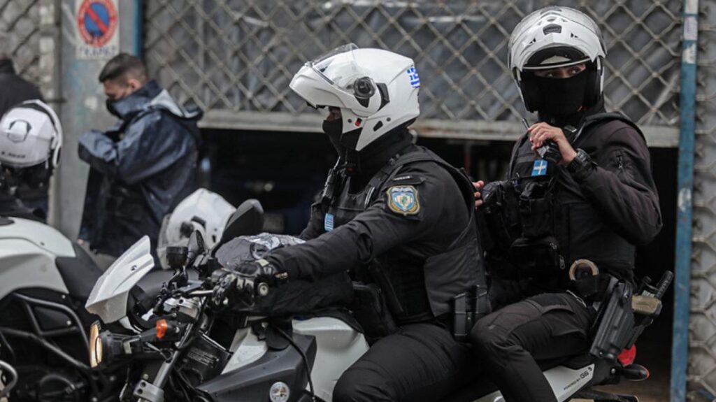 Trial of a 19-year-old rape case at the Omonia police station: “It was consensual”, the police argued, if “it happened to them”, the President asked Trial of a 19-year-old rape case at the Omonia police station: "It was consensual", the police argued, if "it happened to them", the President asked