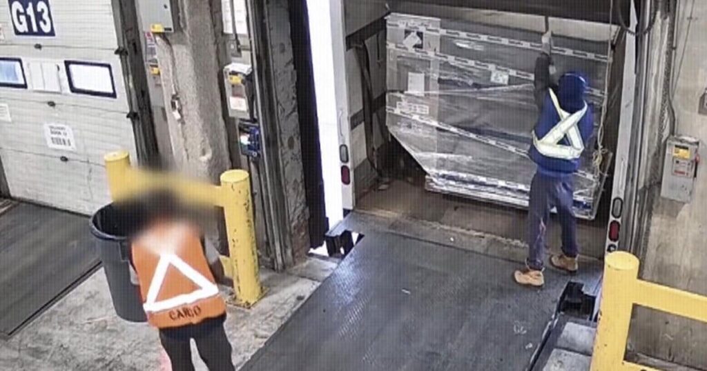EXCLUSIVE: Airport employees with alleged links to organized crime, drug trafficking and violence received security clearance, investigation reveals EXCLUSIVE: Airport employees with alleged links to organized crime, drug trafficking and violence received security clearance, investigation reveals