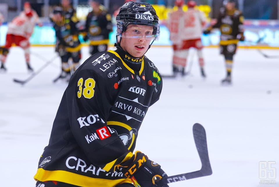 Oilers sign forward Aku Räty after strong season in Finland Oilers sign forward Aku Räty after strong season in Finland