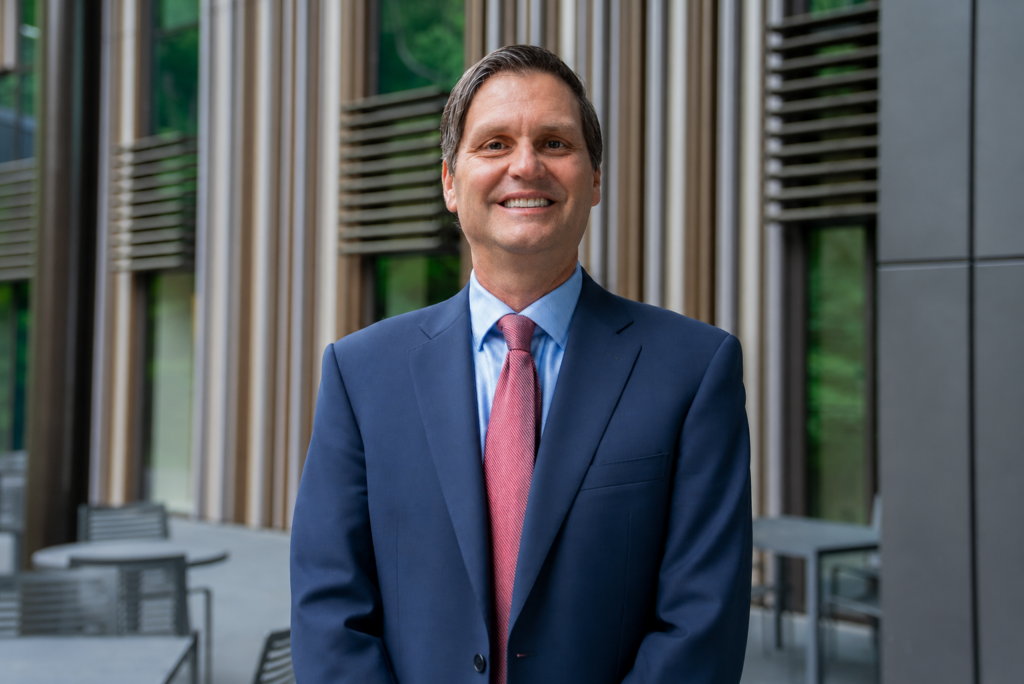 Bradley Staats Appointed Dean of McCombs School of Business – UT Austin News Bradley Staats Appointed Dean of McCombs School of Business - UT Austin News