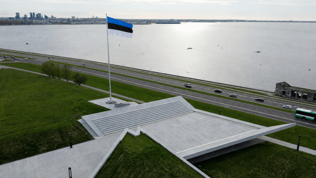 Estonian flag square in a dignified location on Maarjamäe