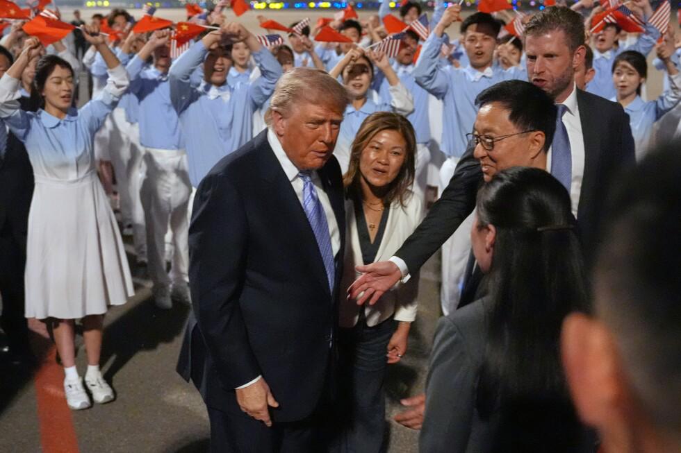 Trump offers platitudes while Xi warns of possible confrontation during China summit