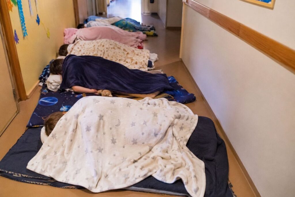 Latvia: Kindergarten children sleeping on corridor floors as airspace threat reaches Daugavpils for the first time Latvia: Kindergarten children sleeping on corridor floors as airspace threat reaches Daugavpils for the first time