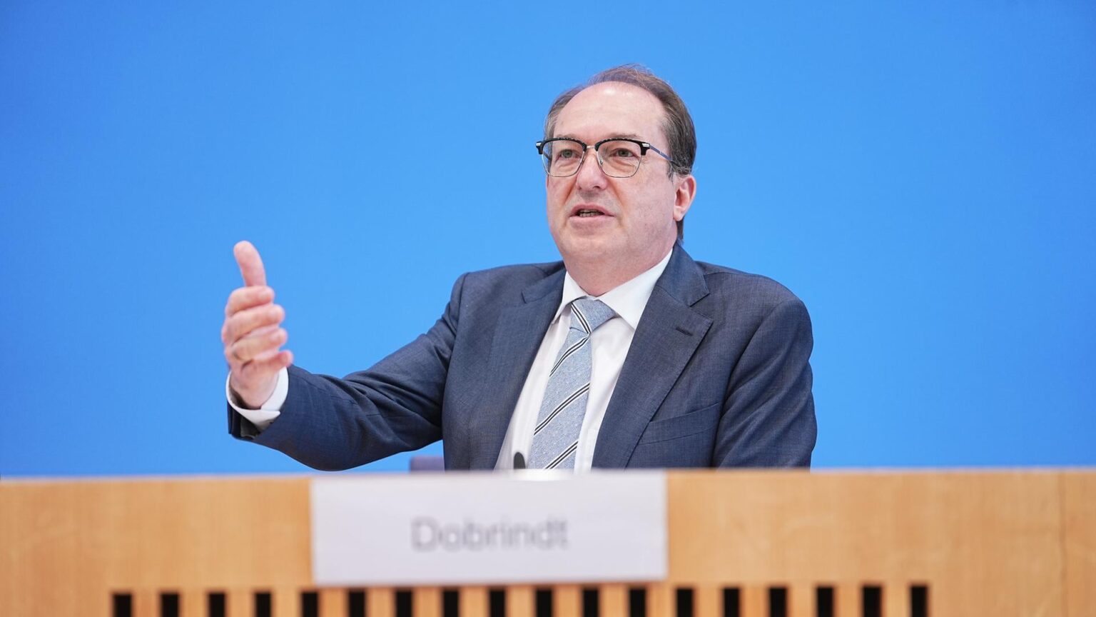 Federal Interior Minister Dobrindt wants to step up the fight against left-wing extremism