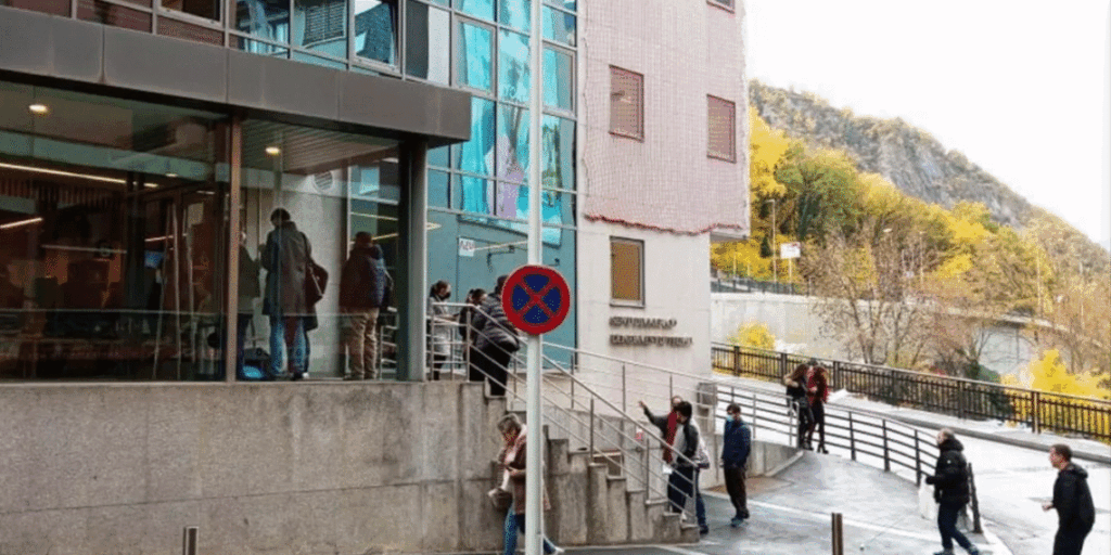 Savings, overtime and housing: the complete x-ray of the temporary worker in Andorra
